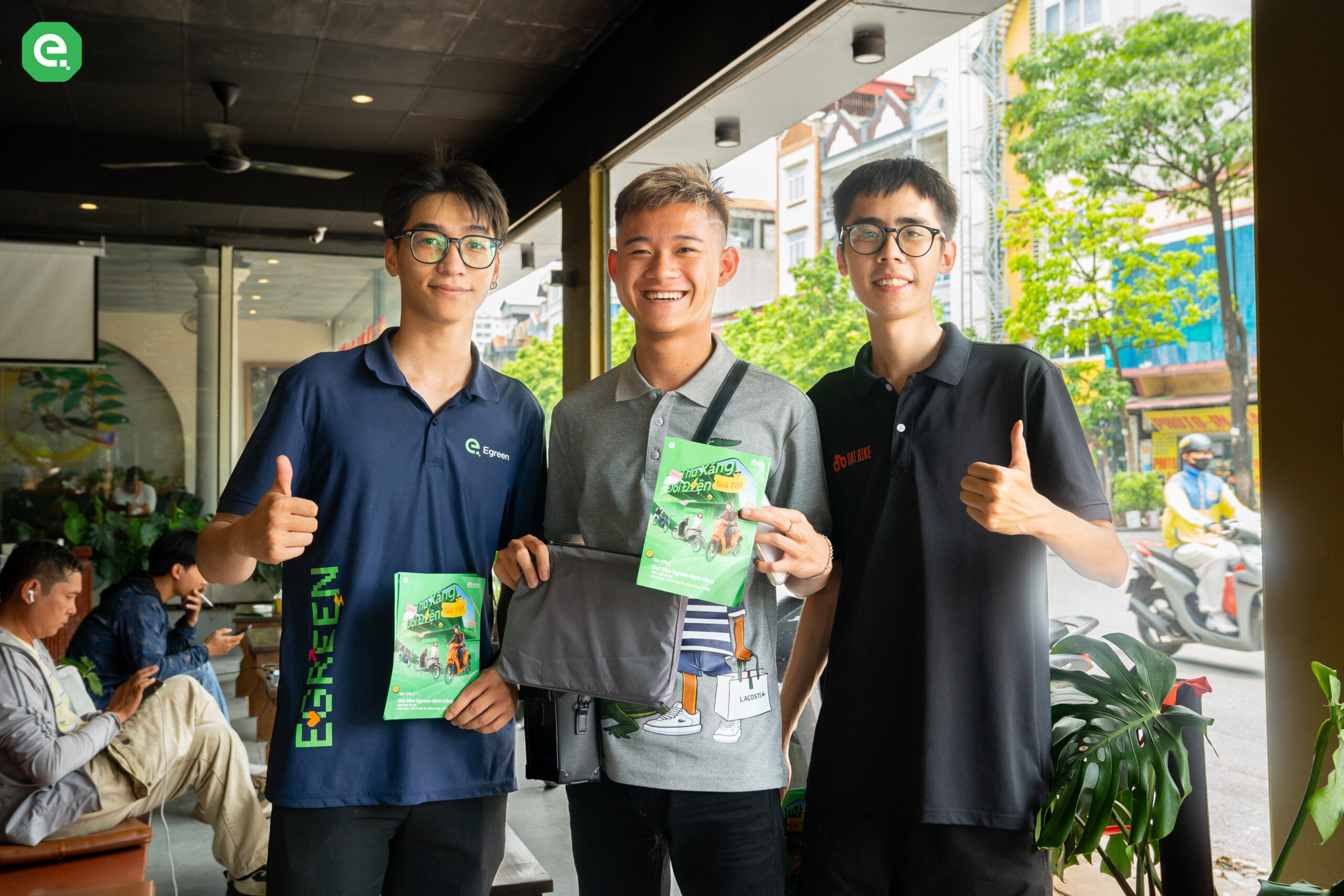Đội ngũ bán hàng tại cửa hàng Egreen